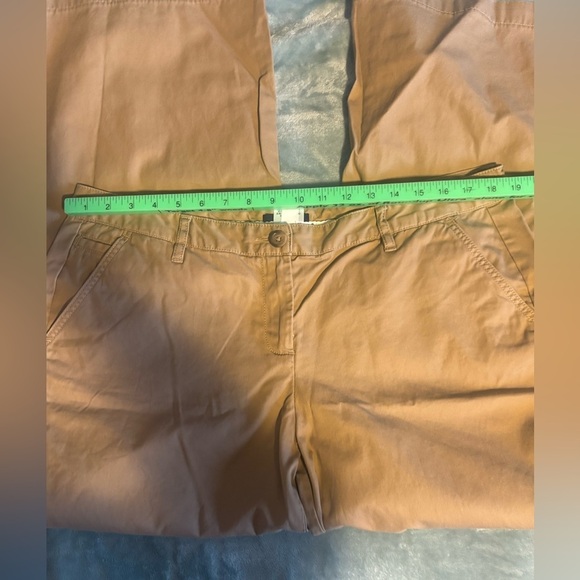 Womens Lands End Khaki pants. Size 16P. Fit 1 - Picture 7 of 7